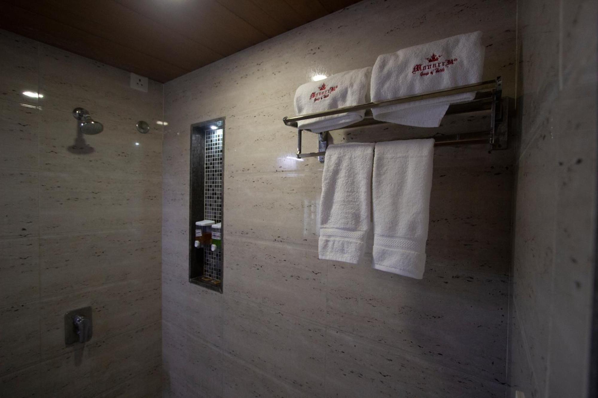 Hotel Monarch Express Chākan Zewnętrze zdjęcie