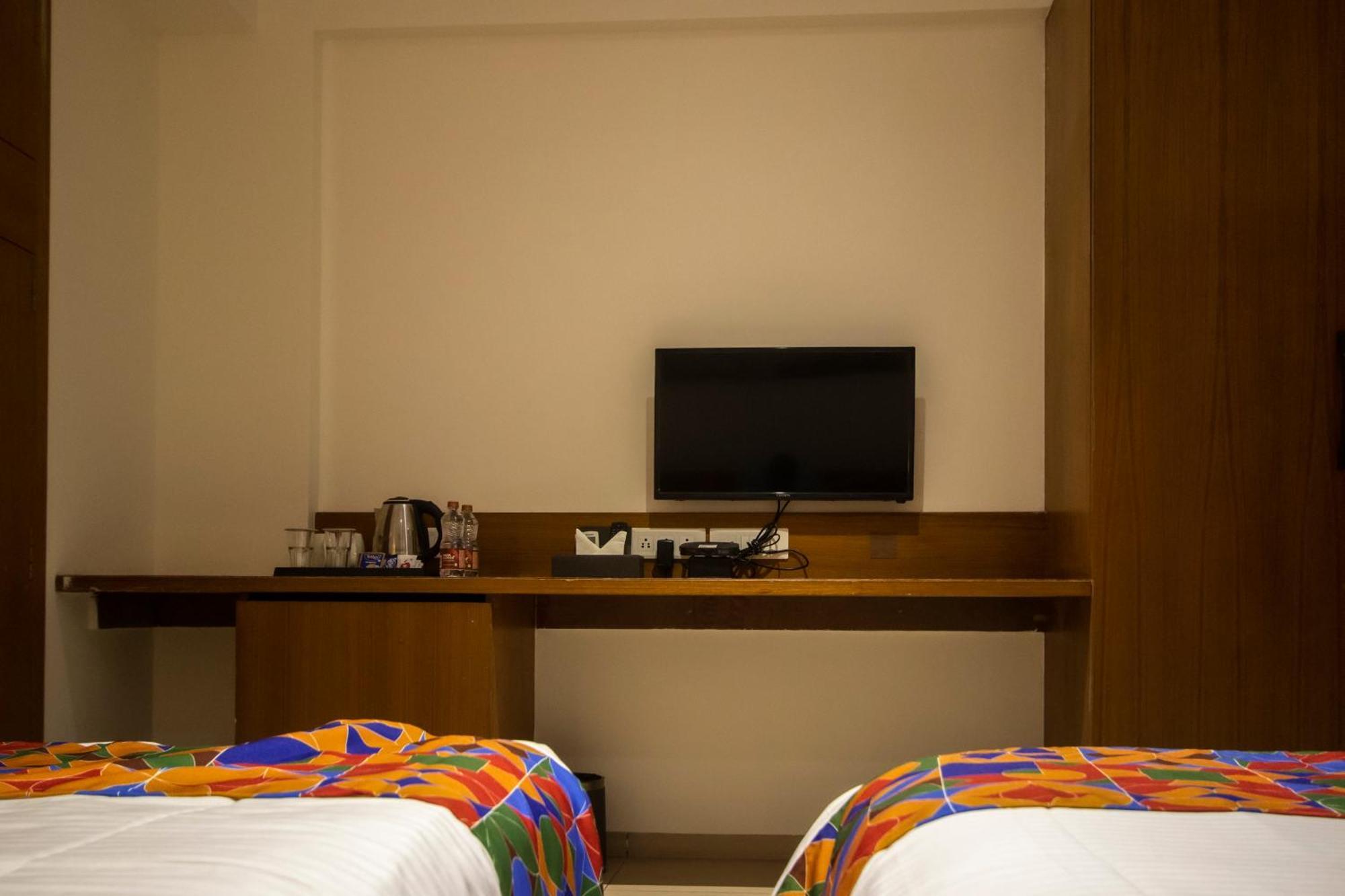 Hotel Monarch Express Chākan Zewnętrze zdjęcie