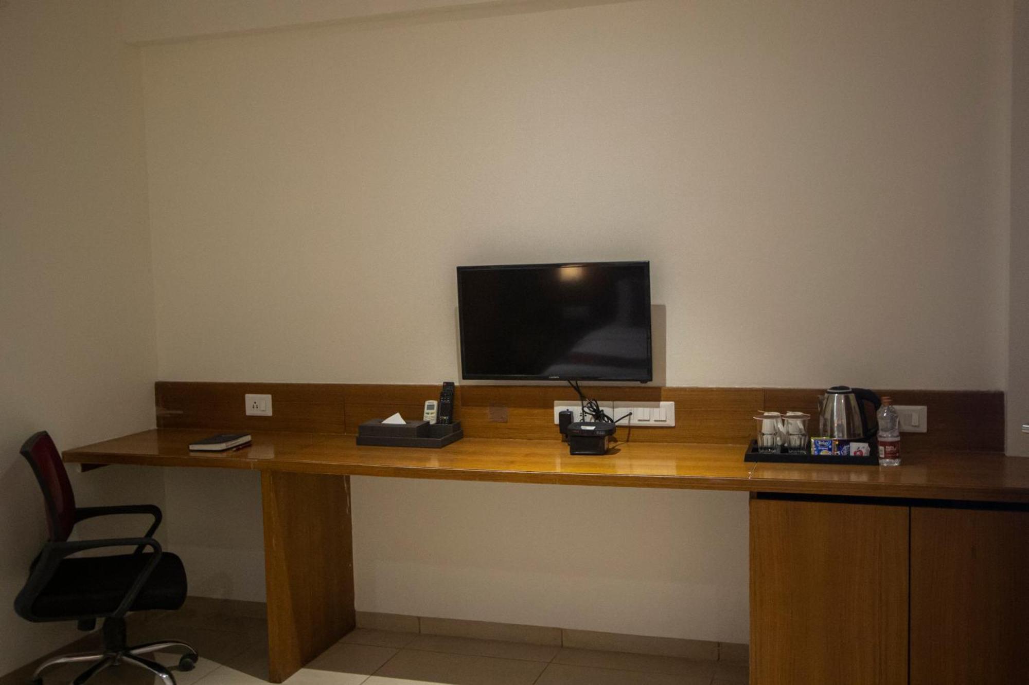 Hotel Monarch Express Chākan Zewnętrze zdjęcie