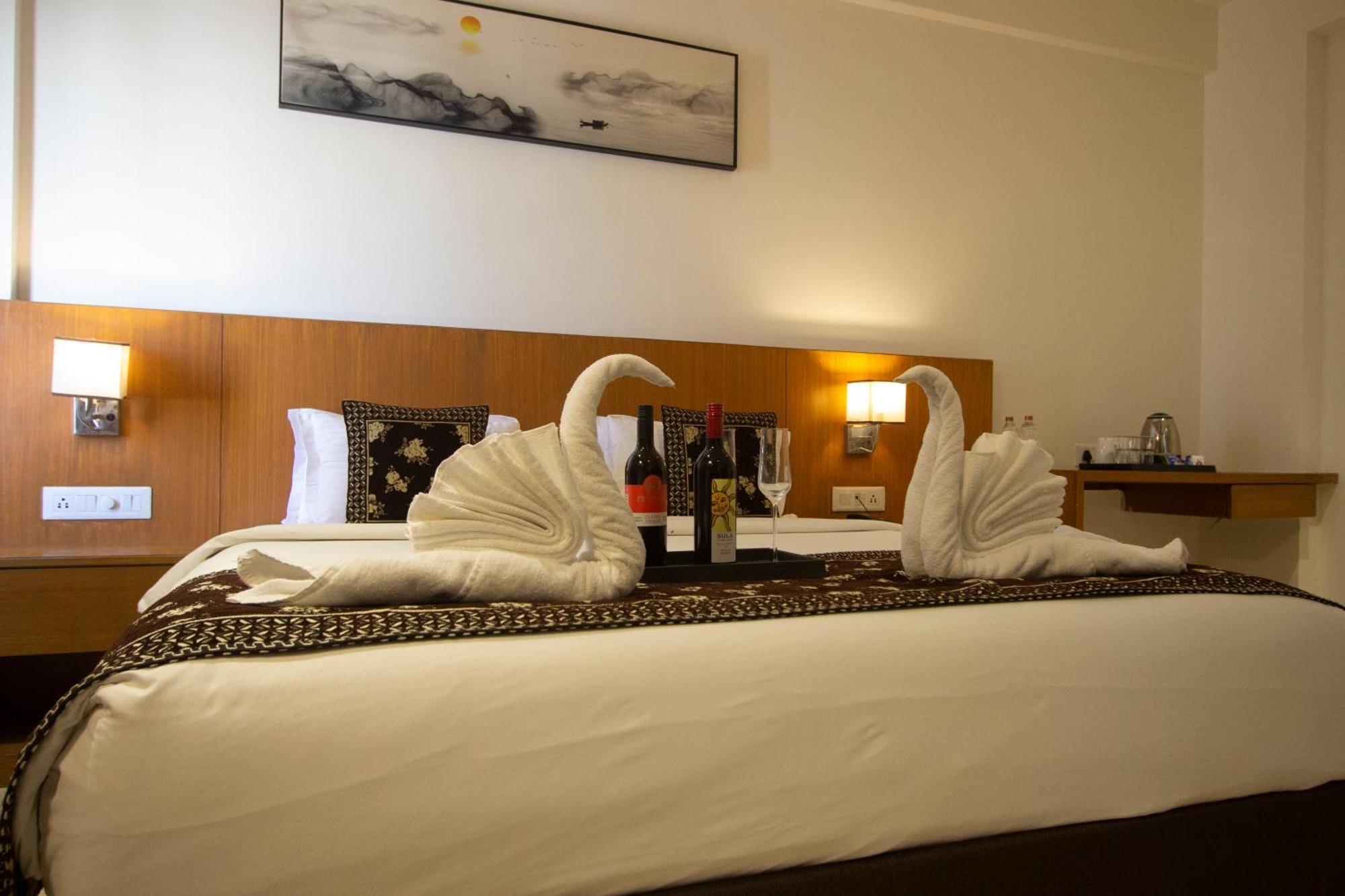 Hotel Monarch Express Chākan Zewnętrze zdjęcie